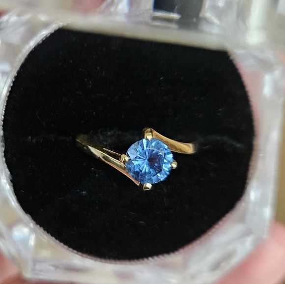 Jewelry - Vintage 10K Gold Ring with Blue Topaz